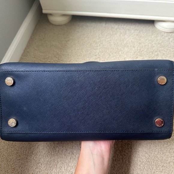 Michael Kors Selma Tote Large - Picture 9 of 10